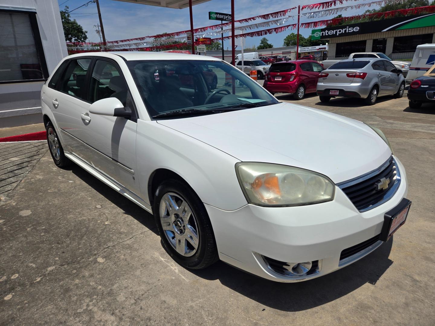 2006 WHITE Chevrolet Malibu MAXX (1G1ZT61836F) with an 3.5L V6 F engine, Automatic transmission, located at 503 West Court, Seguin, TX, 78155, (830) 379-3373, 29.568621, -97.969803 - Photo#1